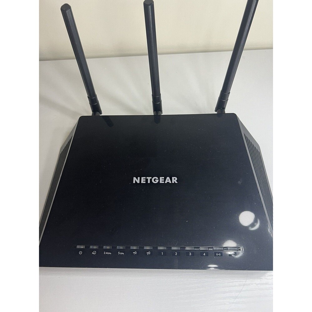 NETGEAR R6400v2 Nighthawk AC1750 Smart WiFi Router - Picture 4 of 7
